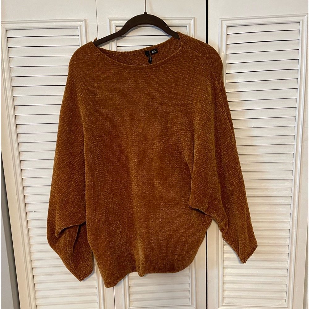 Beautiful whiskey colored plush sweater
